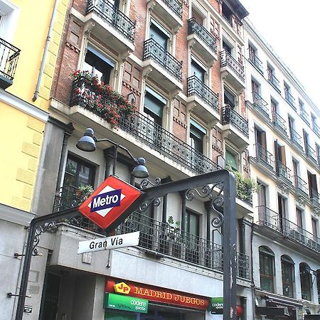 Gran Via Sol Apartamentos Madrid Exteriör bild