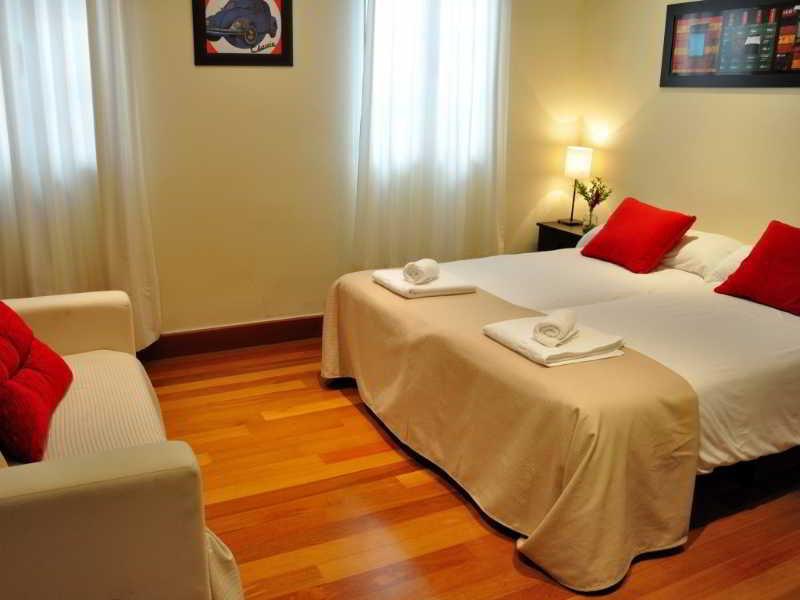 Gran Via Sol Apartamentos Madrid Exteriör bild