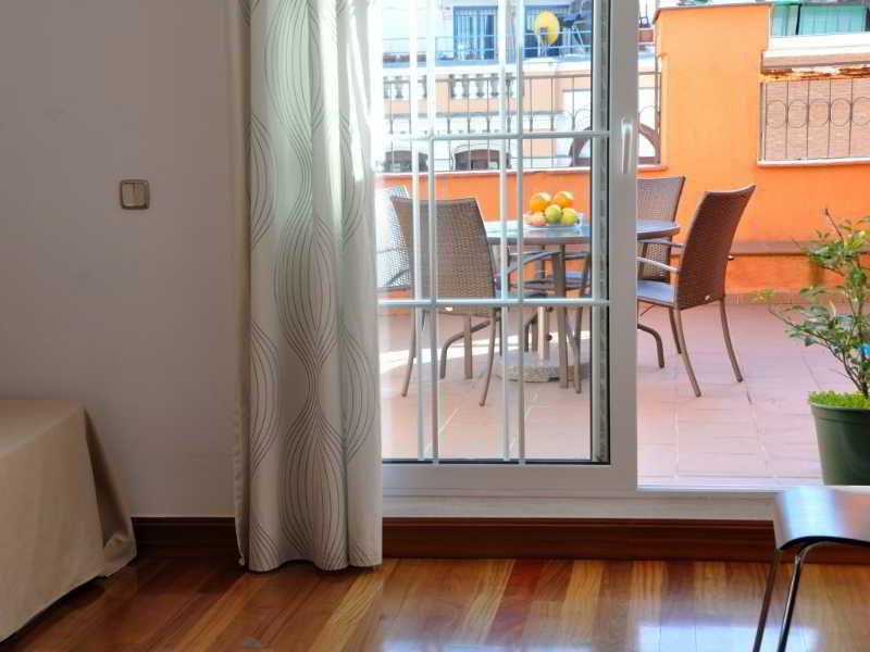 Gran Via Sol Apartamentos Madrid Exteriör bild