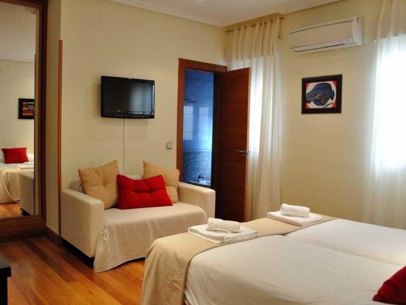 Gran Via Sol Apartamentos Madrid Exteriör bild